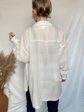 Load image into Gallery viewer, Loose Fit Grid Jacquard Textured Button Up - Off White
