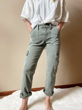 Load image into Gallery viewer, Vervet High Rise Cargo Straight Jeans
